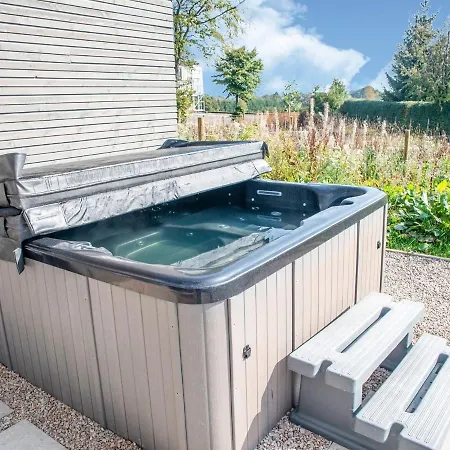 Superb Holiday In With Jacuzzi