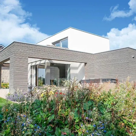 Superb Holiday In With Jacuzzi