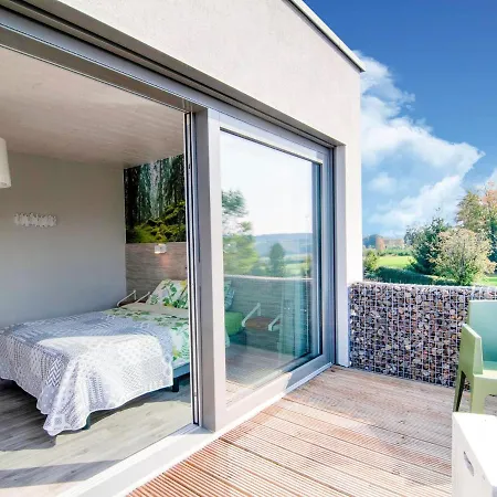 Superb Holiday In With Jacuzzi *